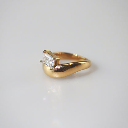 solitaire wave ring waterproof jewelry in stainless steel 
