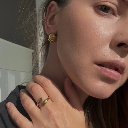 Waterproof Tarnish-Free Hug Ring, 18k gold-plated stainless steel