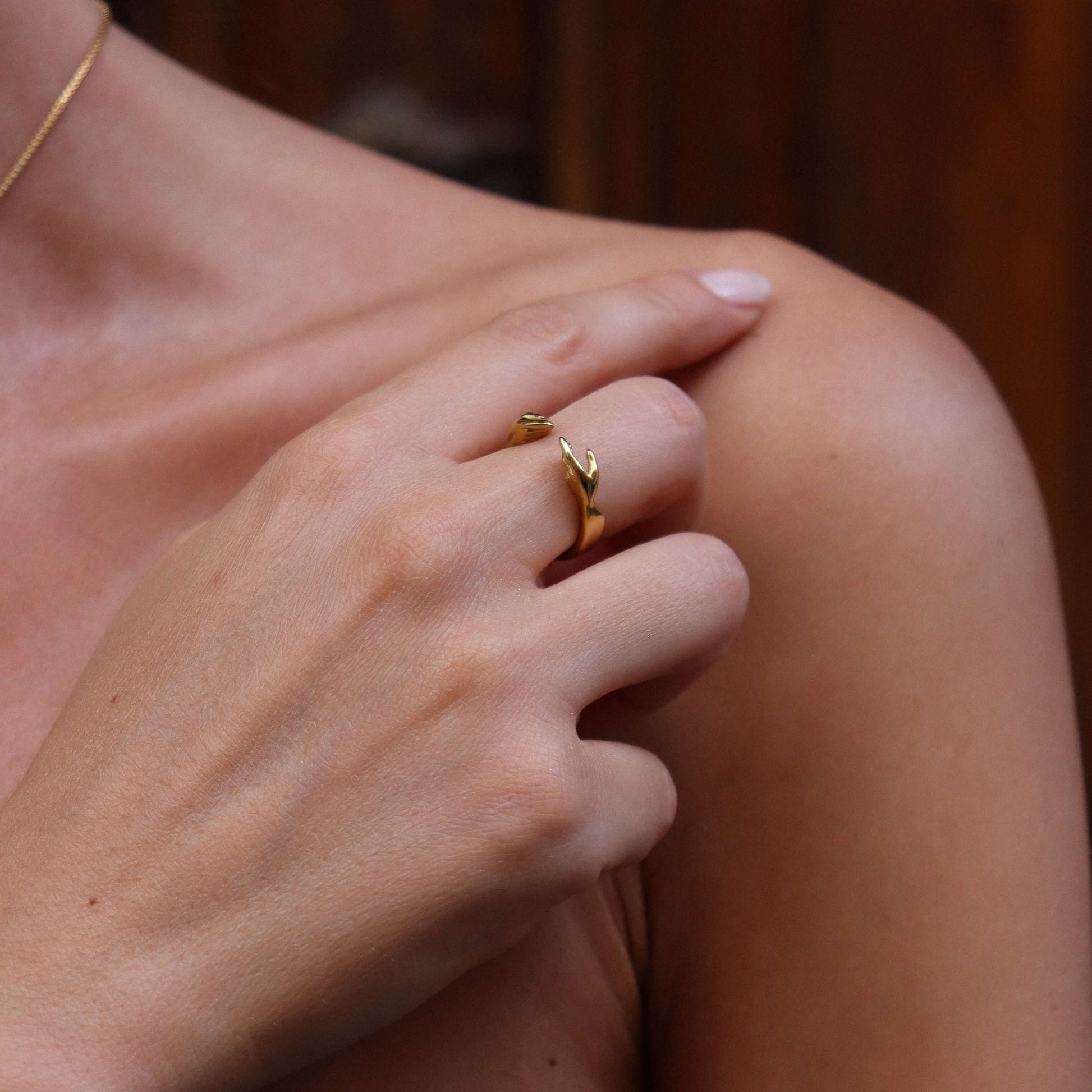 hands ring