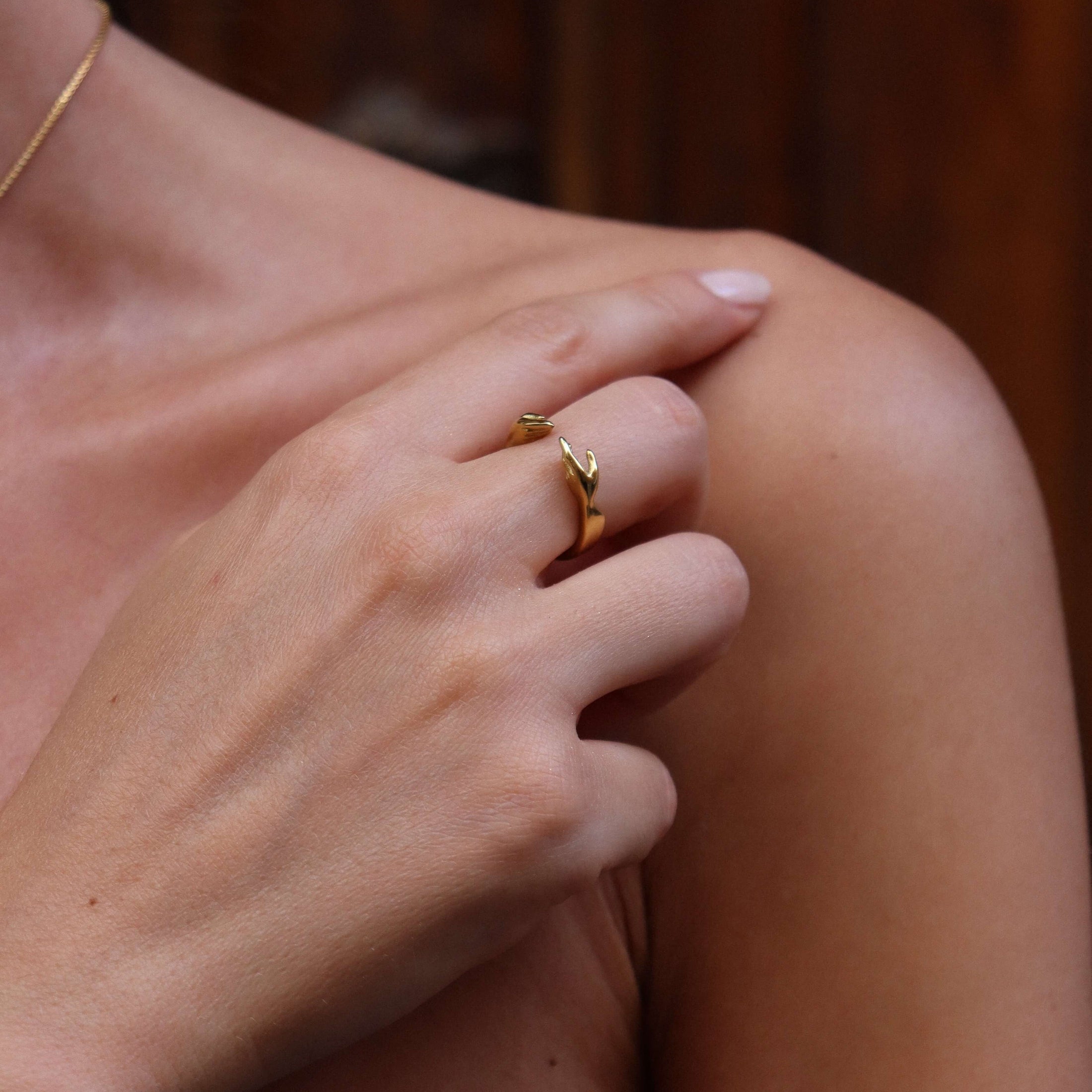 hands ring