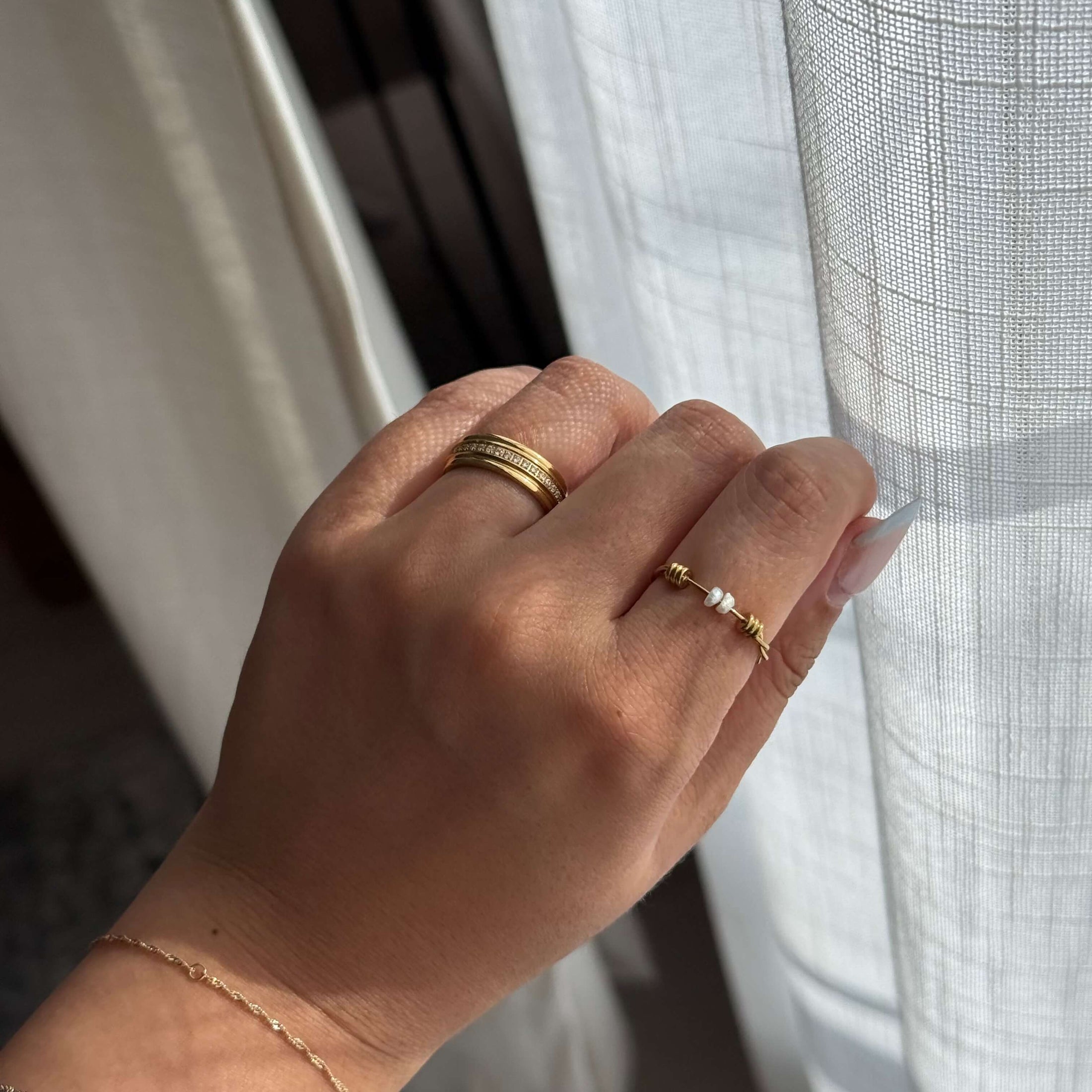 Waterproof Pearl Fidget Ring, 18k gold-plated stainless steel