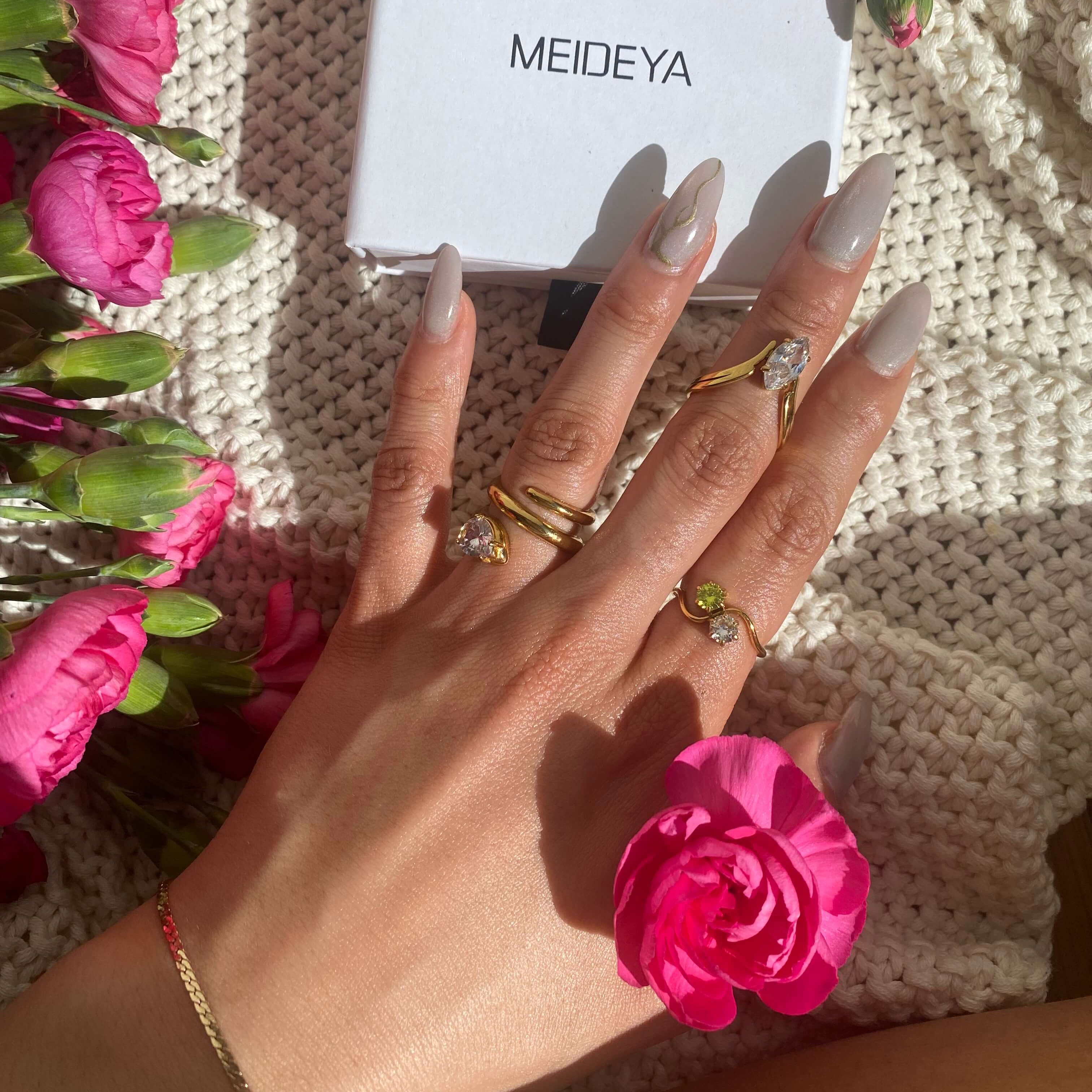Meideya Embrace Marquise Ring – 18K Gold Plated