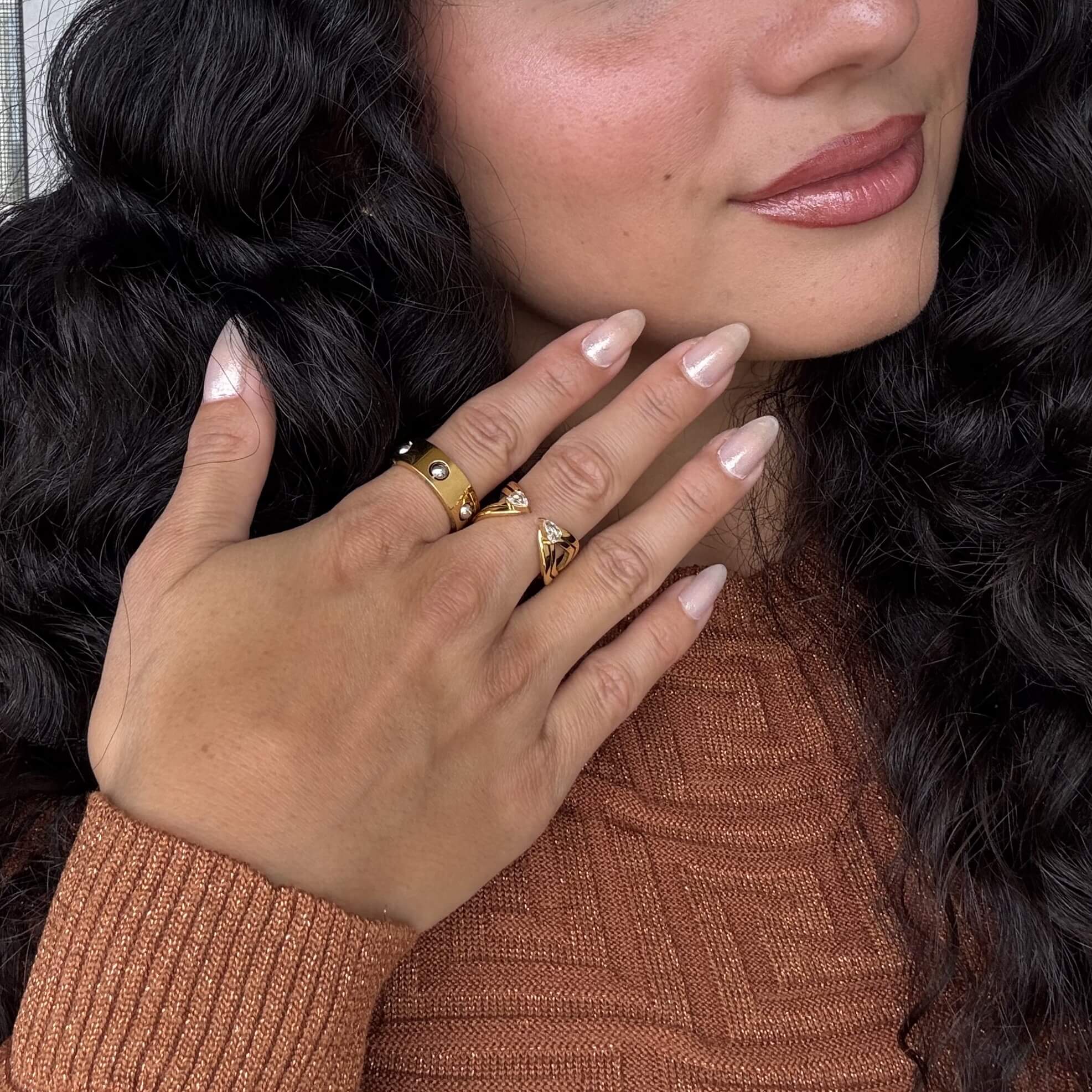 Tearlight Hug Ring, waterproof 18k gold-plated stainless steel