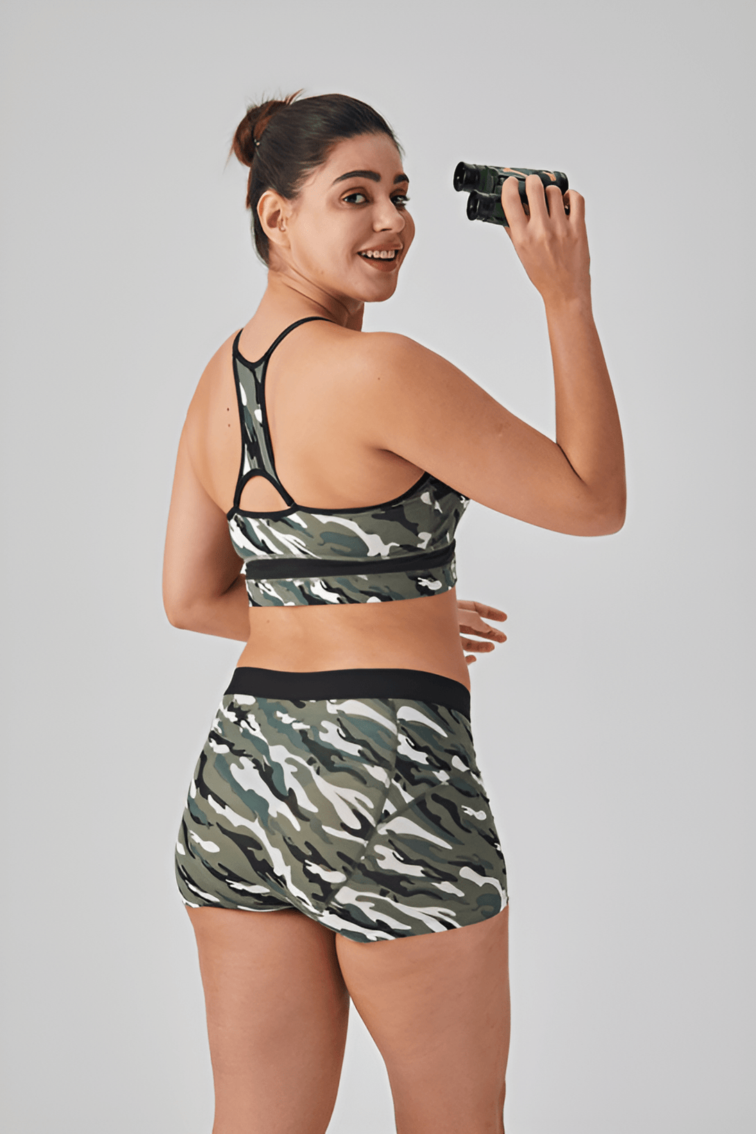 Kiki Camouflage U Sports bra - Stylr