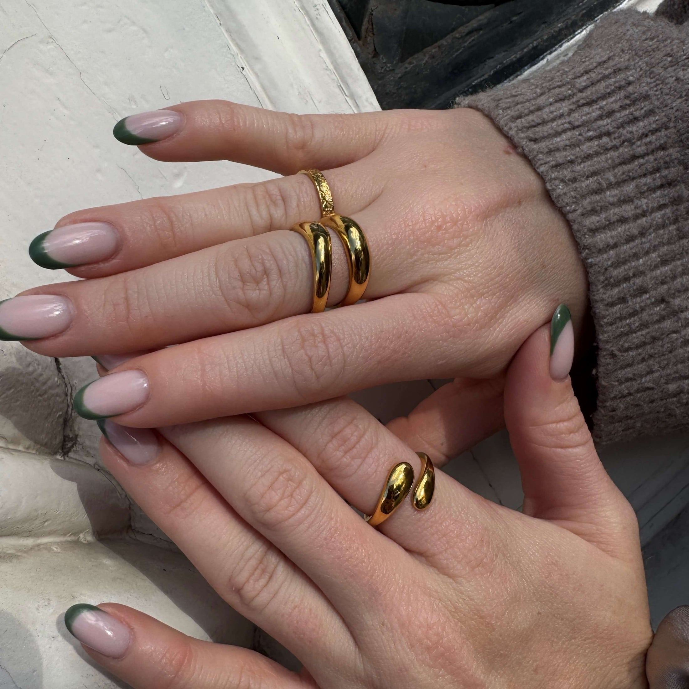 Waterproof Tarnish-Free Hug Ring, 18k gold-plated stainless steel