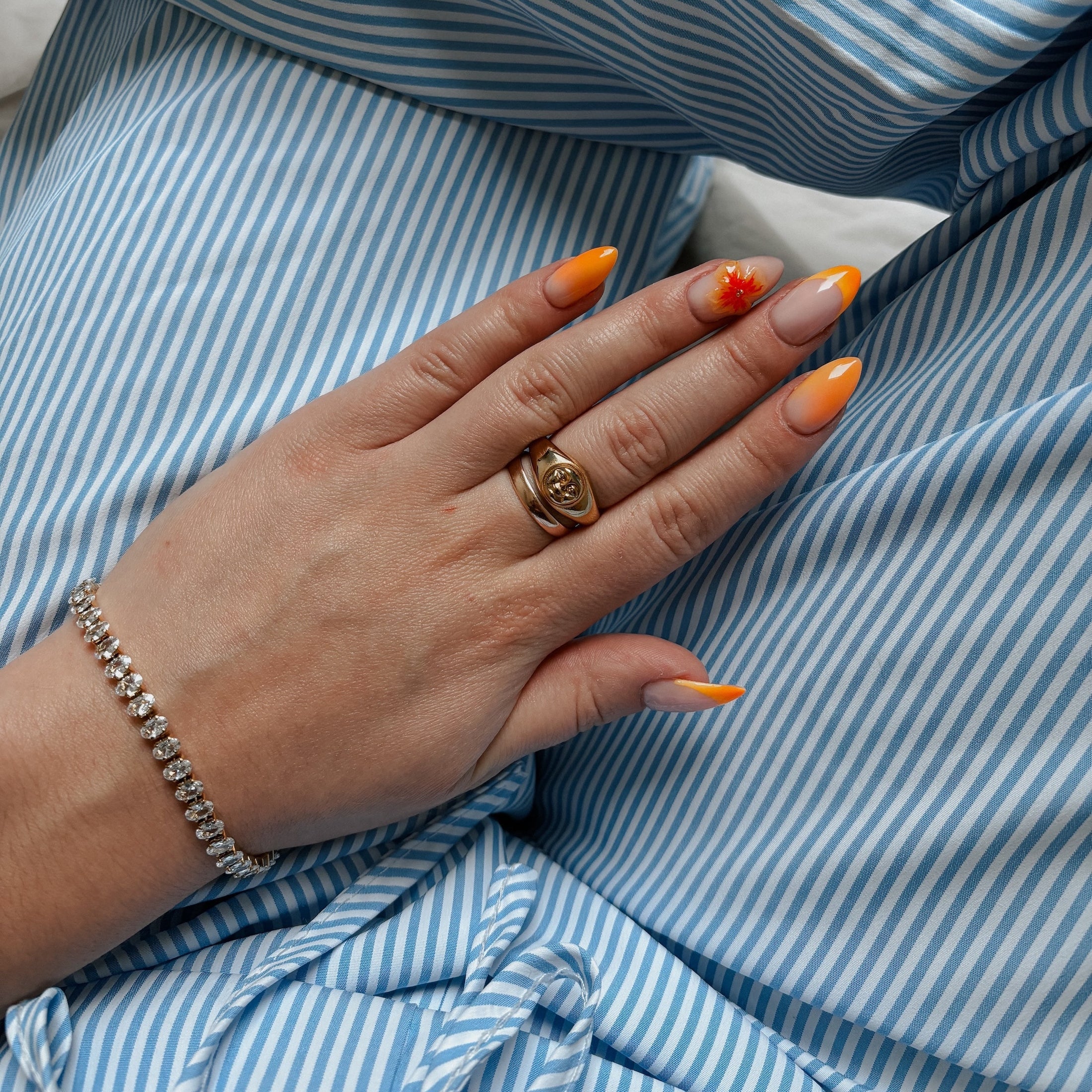 Moonface signet ring