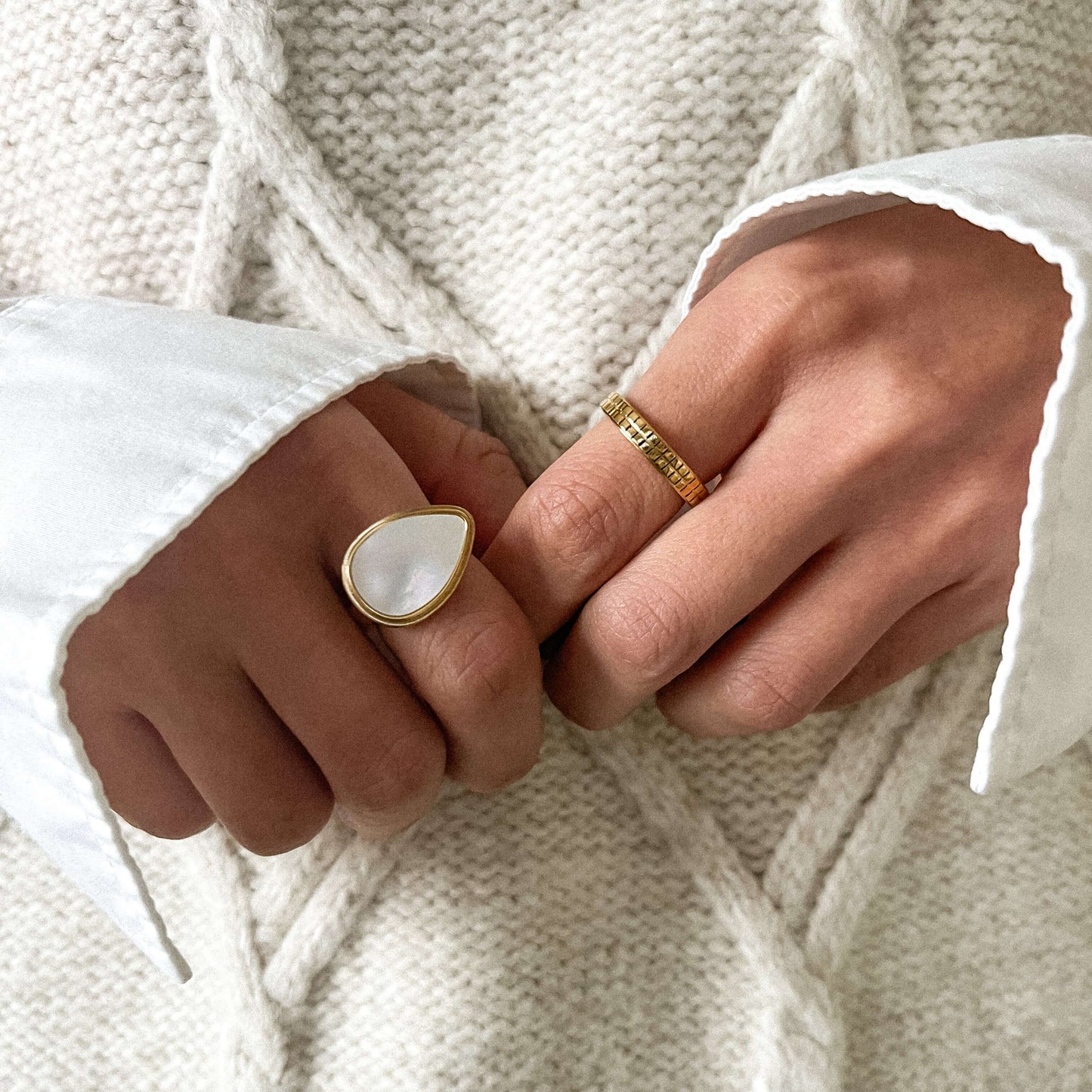 Gridline Band Ring, waterproof 18k gold-plated stainless steel