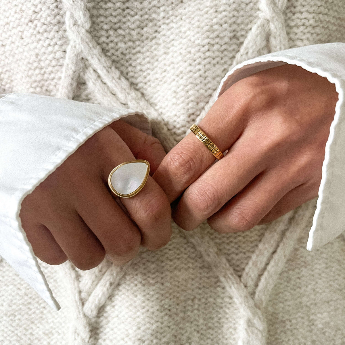 Gridline Band Ring, waterproof 18k gold-plated stainless steel