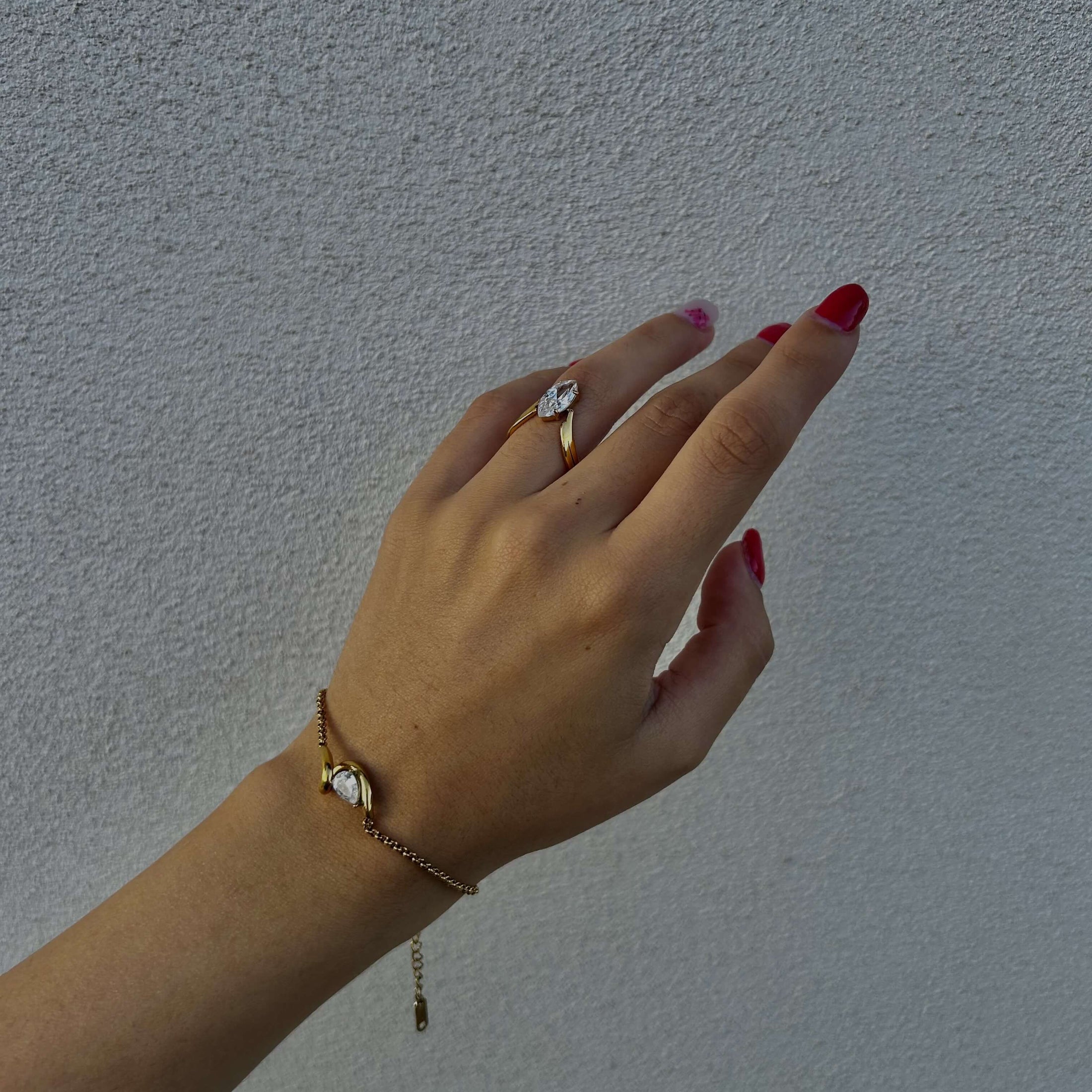 Teardrop Curve Bracelet, waterproof 18k gold-plated stainless steel