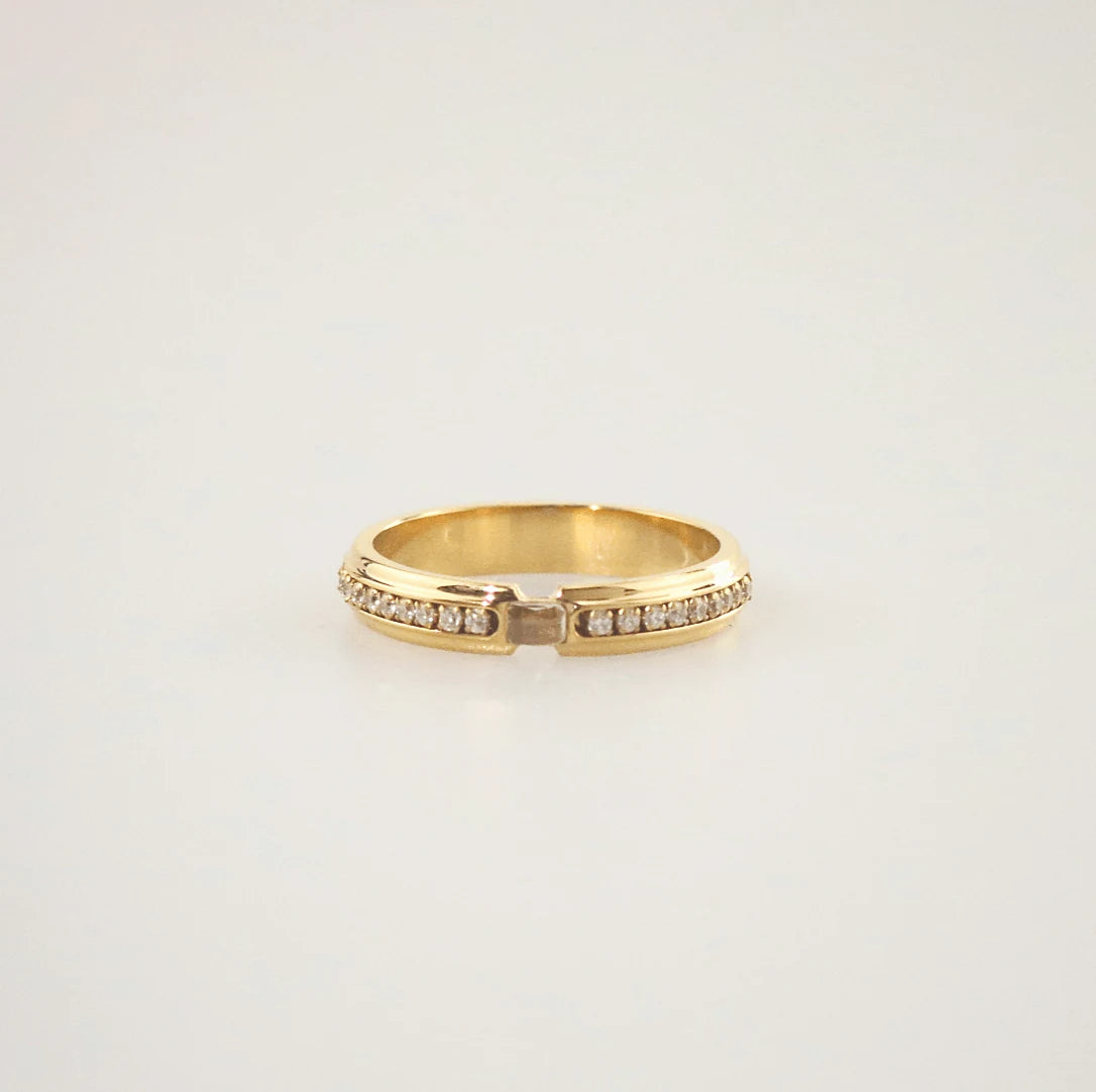 pave band ring
