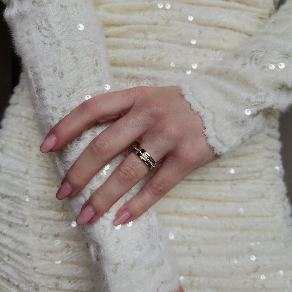 pave band ring gold