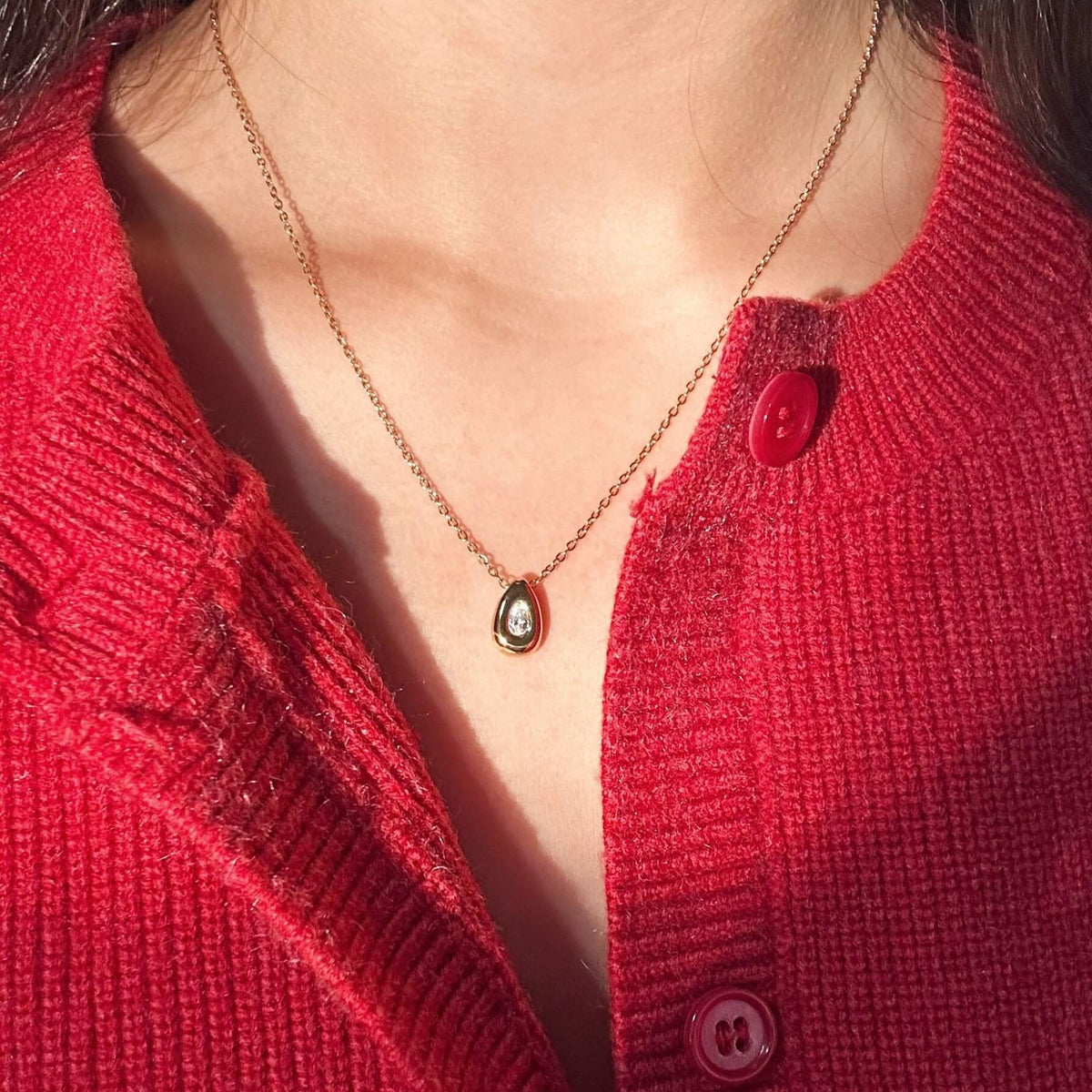 pear bezel pendant necklace