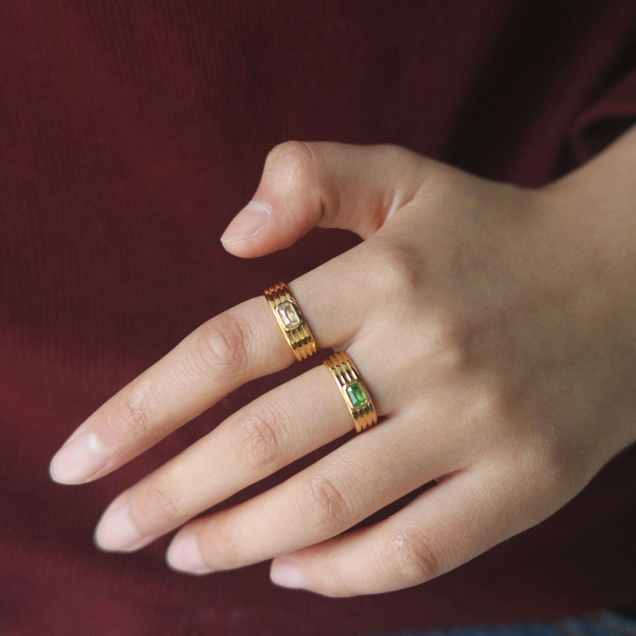Green Stone Ribbed Ring, waterproof 18k gold-plated stainless steel
