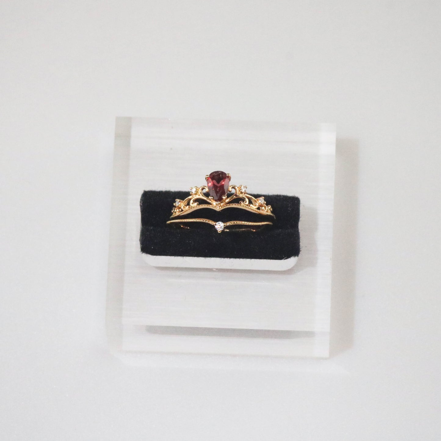 Vintage ruby crown ring set