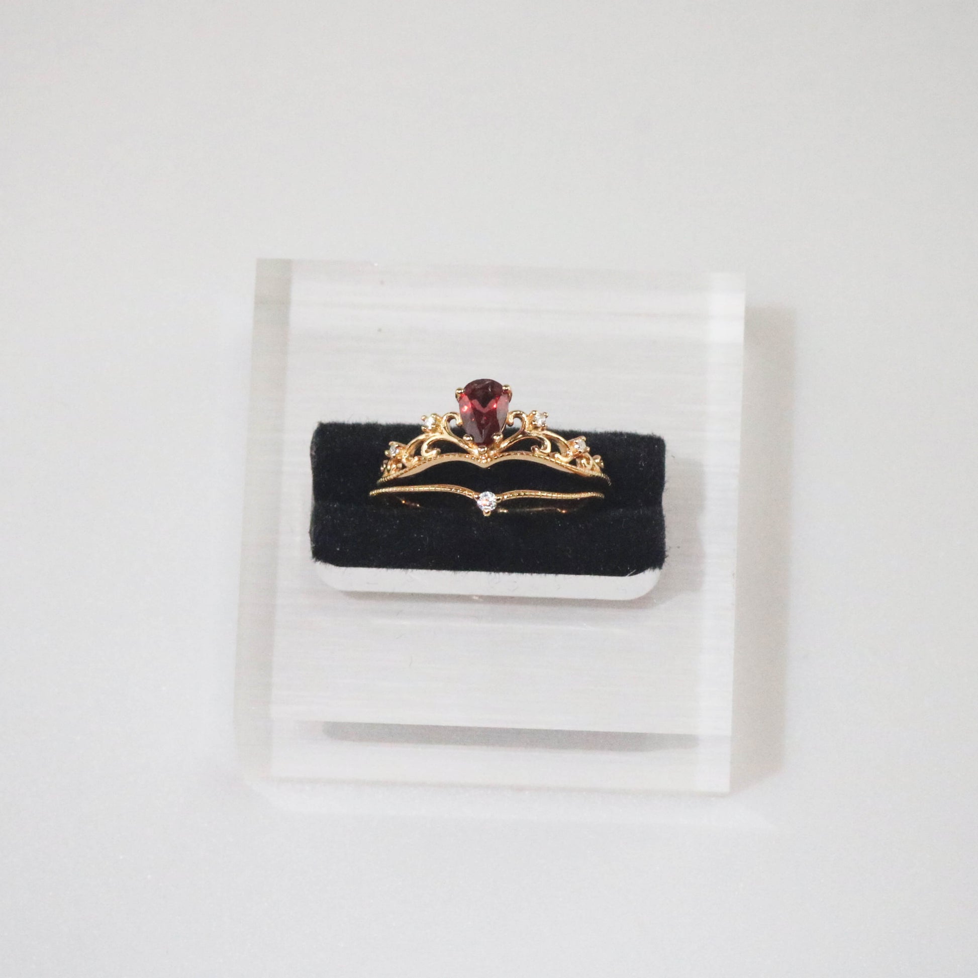 Vintage ruby crown ring set
