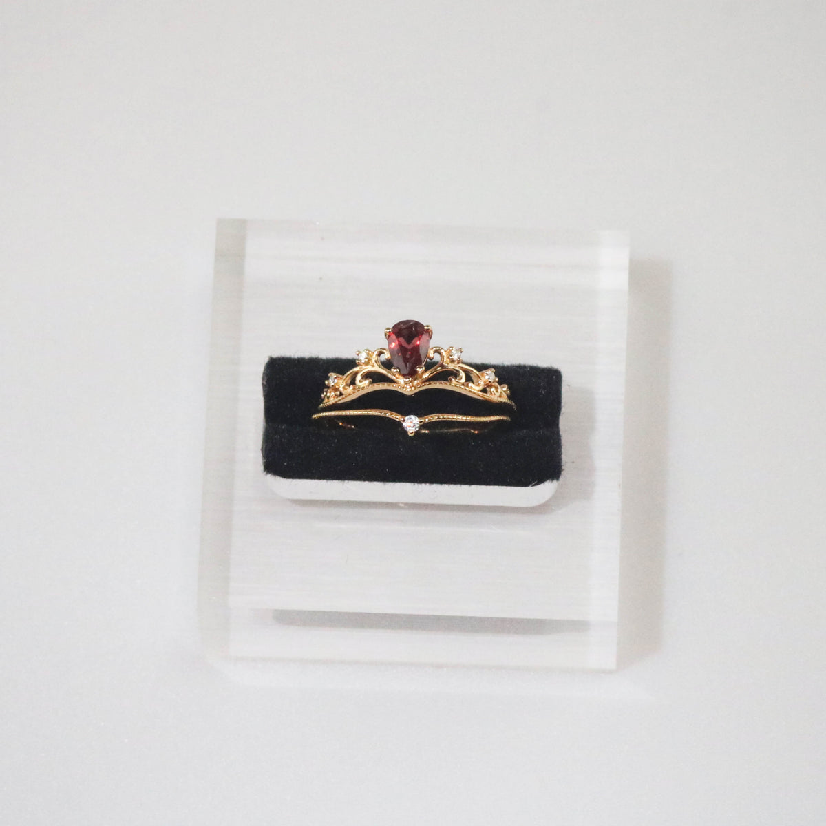 Vintage ruby crown ring set