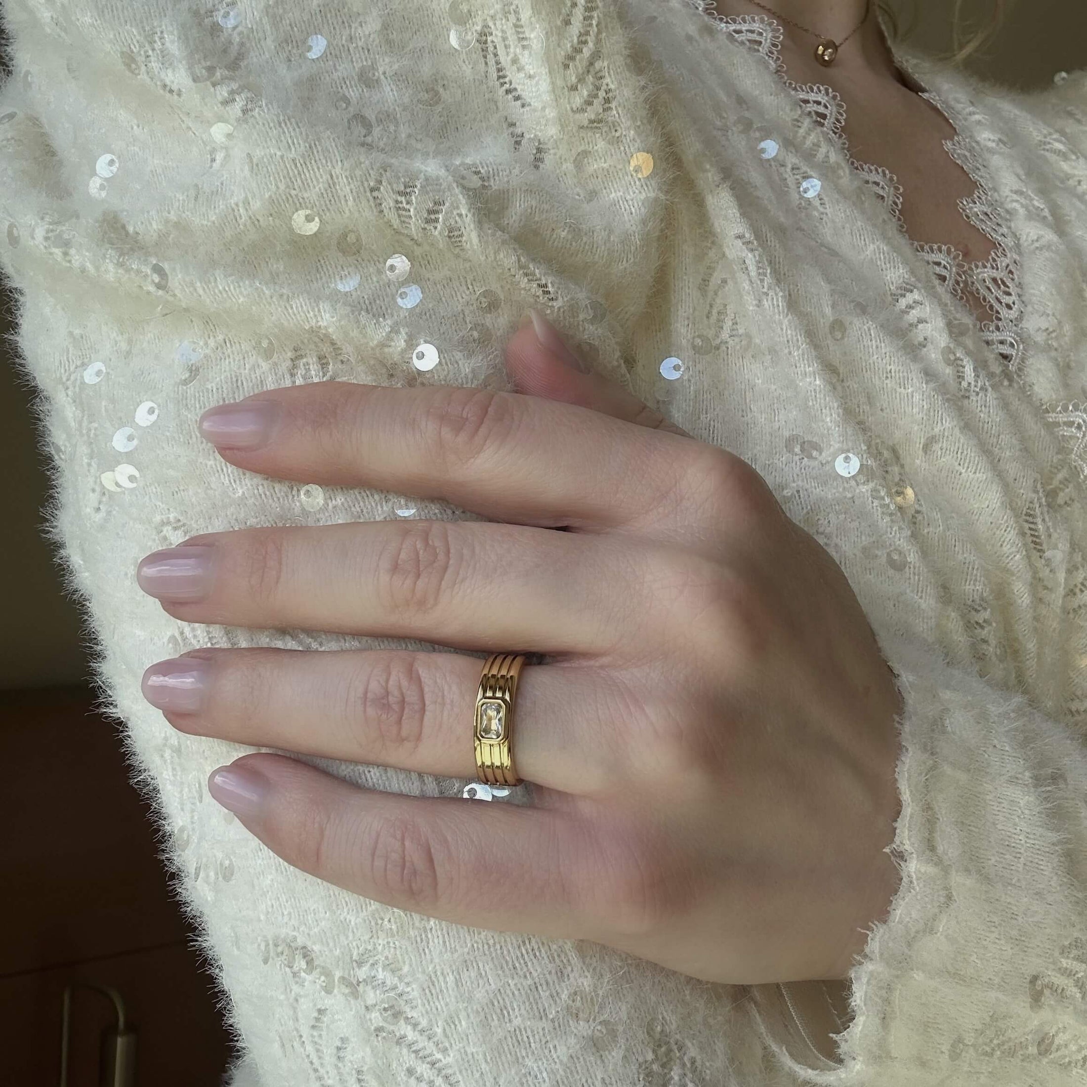 Crystal Ribbed Ring, waterproof 18k gold-plated stainless steel
