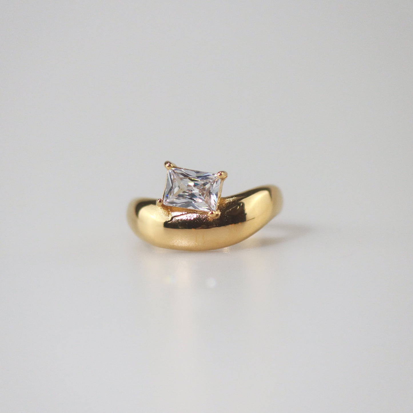 solitaire wave ring in stainless steel, waterproof jewelry for women