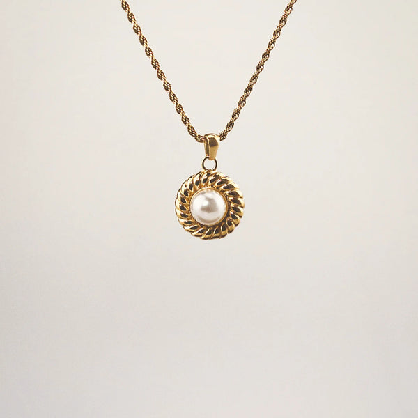 Vintage Pearl Pendant Necklace – Waterproof & Tarnish-Free
