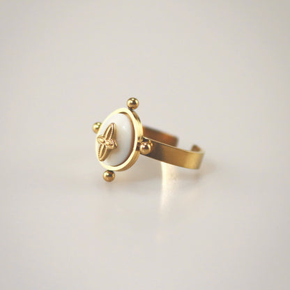 Vintage mother of pearl ring