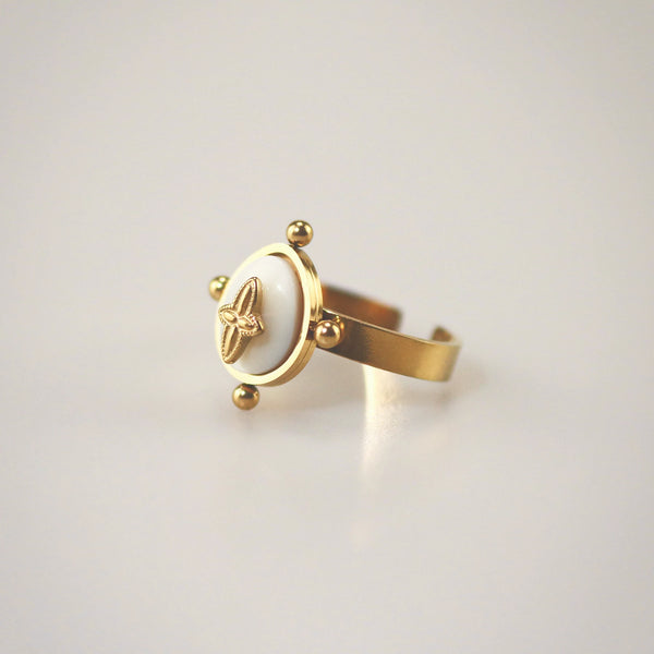 Vintage Mother of Pearl Ring — Gold Plated